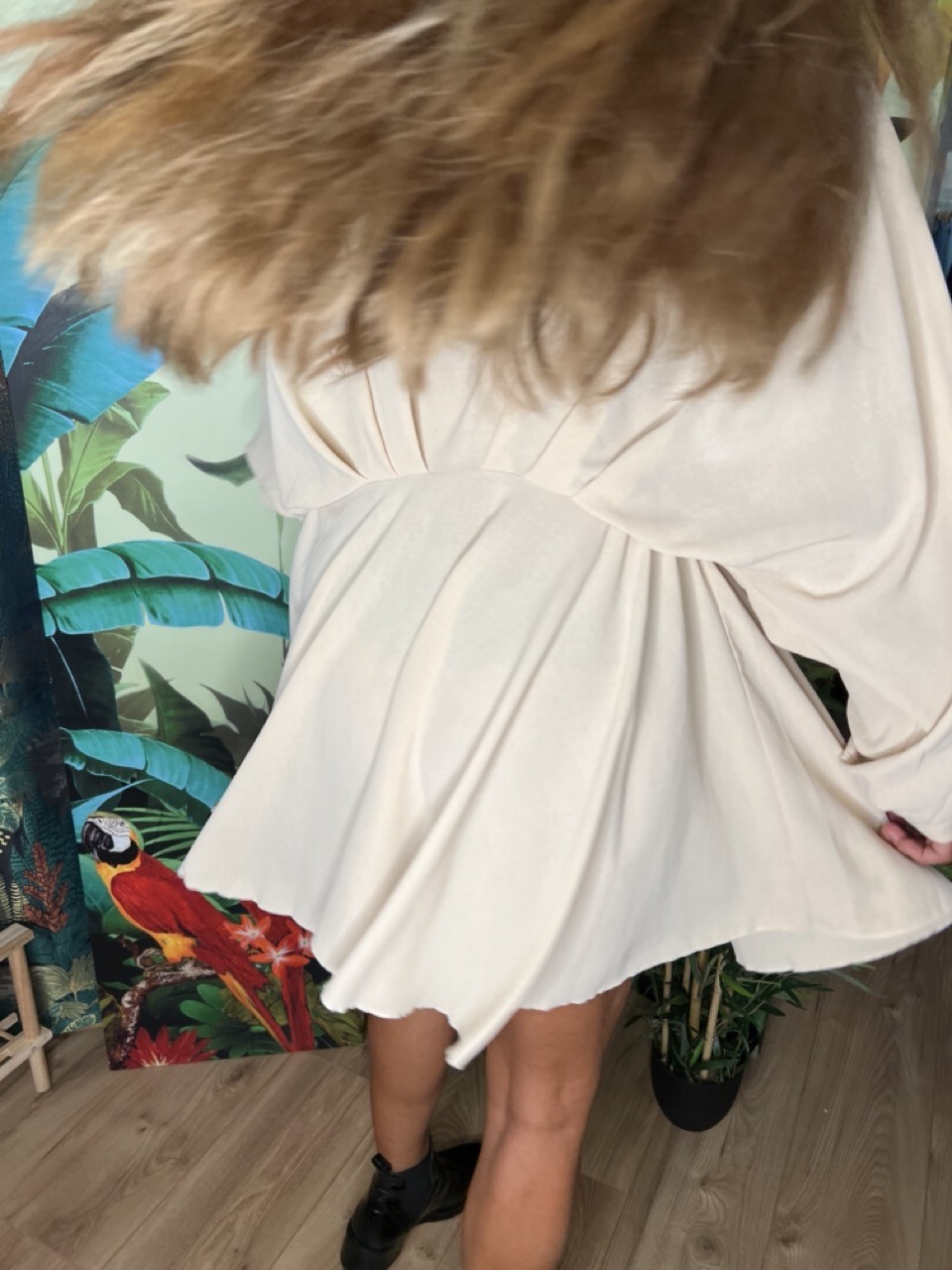 Robe Courte Ample Fluide Manches Longues Crème...
