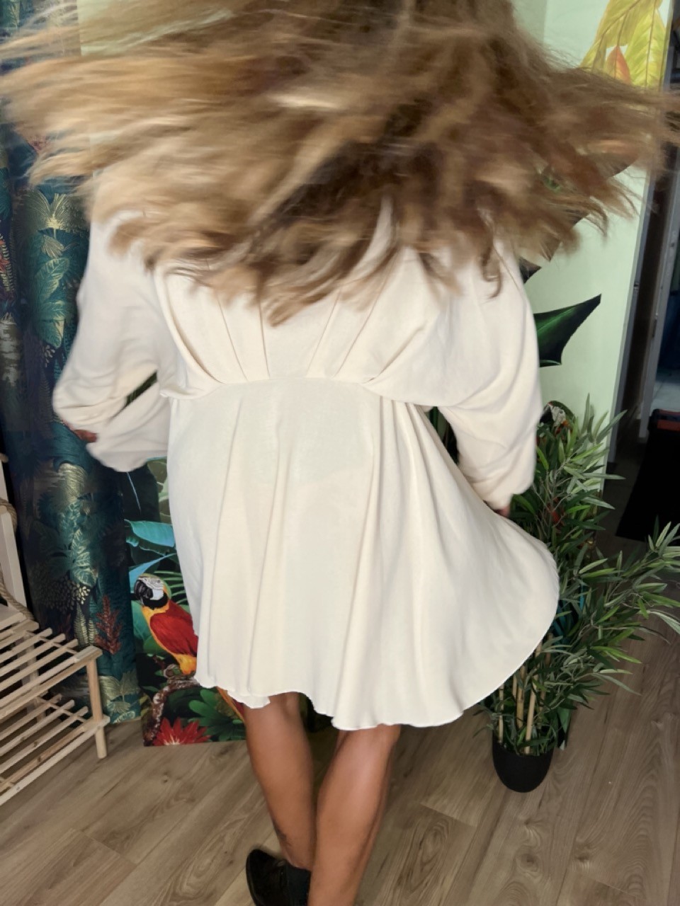 Robe Courte Ample Fluide Manches Longues Crème...