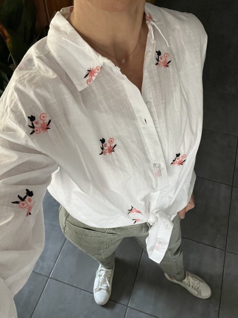 Chemise blanche et fleurs brodées Elvyne MSCH