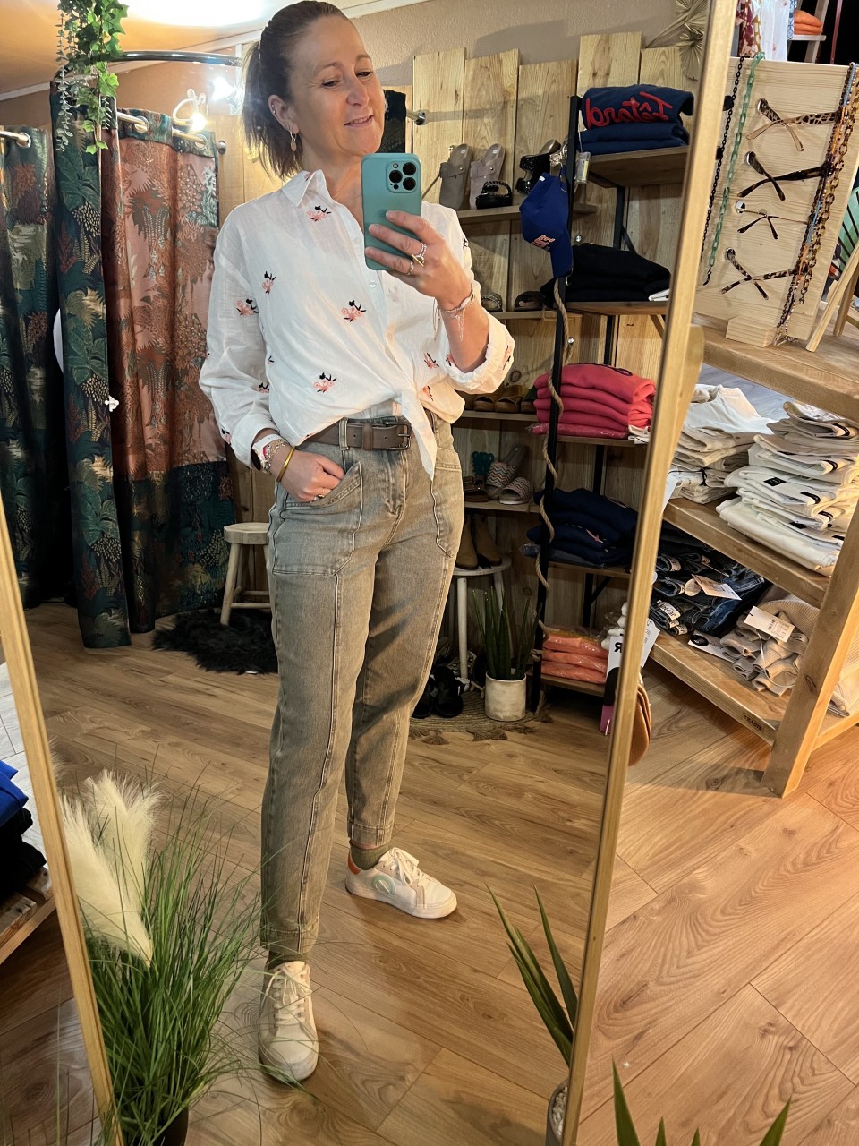 Chemise blanche et fleurs brodées Elvyne MSCH