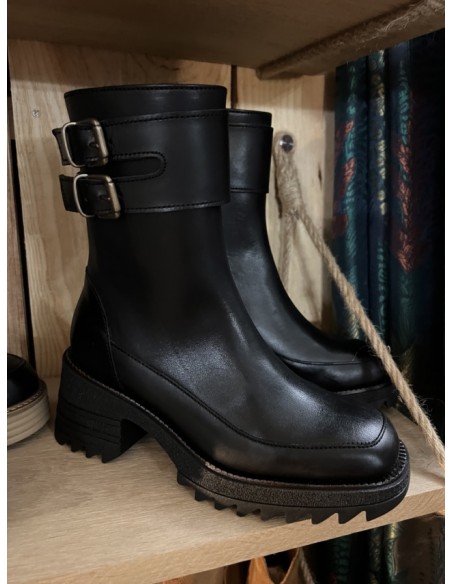 Boots Boucles Biker Cuir Andja Face à la Dune