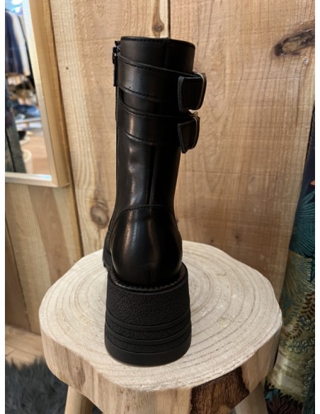 Boots Boucles Biker Cuir Andja Face à la Dune