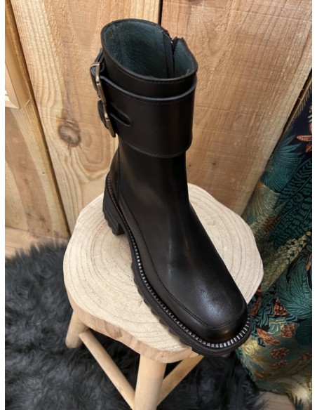 Boots Boucles Biker Cuir Andja Face à la Dune