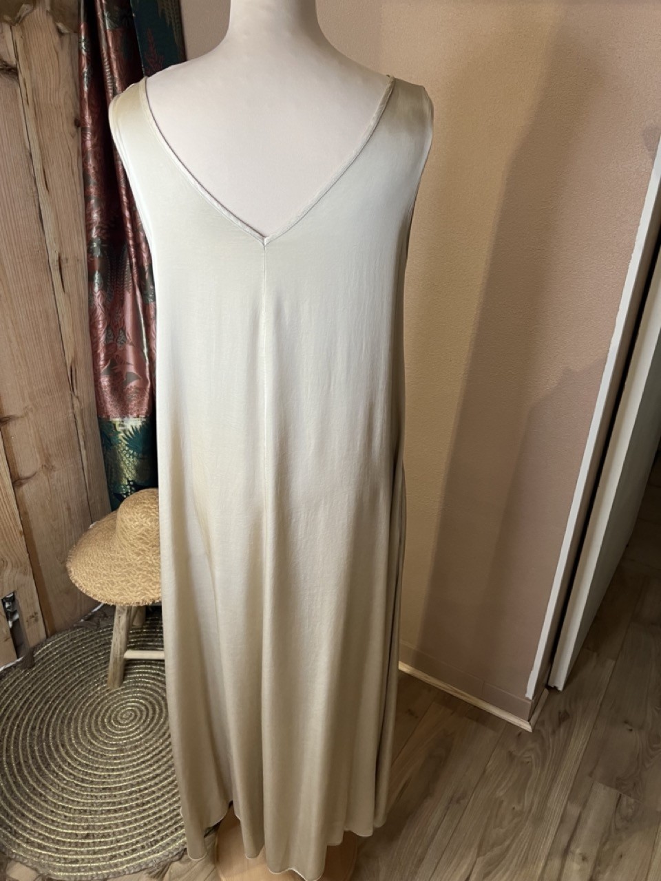Robe Longue sans Manches Silky Touch Pako Litto